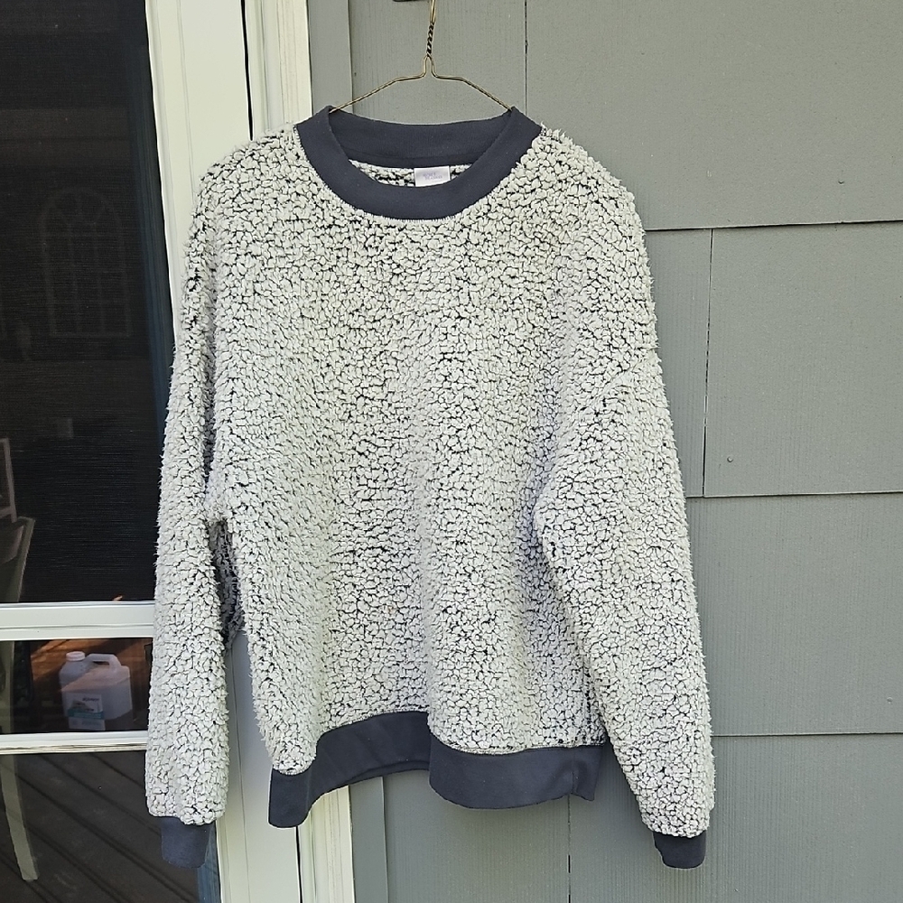 Secret Treasures Gray Crewneck Sweater Sleepwear Ladies Med 8-10